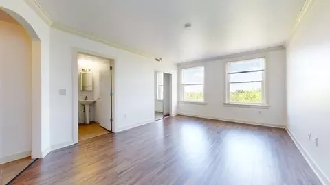 801 E Armour Blvd, Kansas City, MO 64109