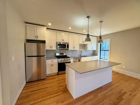 3 Bartlett St, Boston, MA 02129