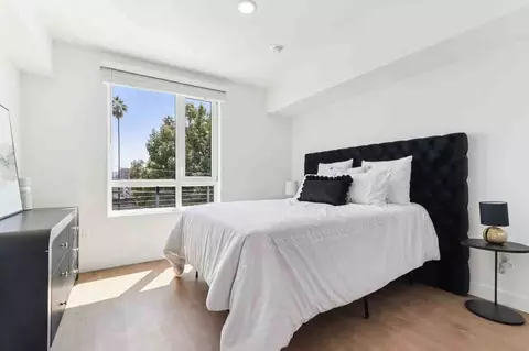 14526 Kittridge St, Van Nuys, CA 91405 photo 23