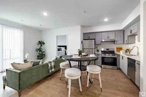 14526 Kittridge St, Van Nuys, CA 91405 photo 5