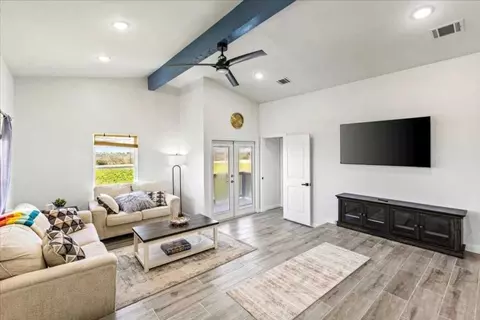 920 17th St, Port Bolivar, TX 77650
