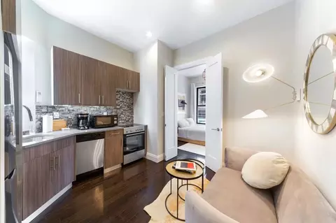 200 E 11th St, New York, NY 10003
