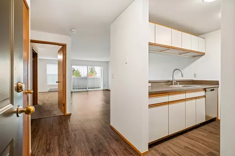 12250 Greenwood Ave N, Seattle, WA 98133