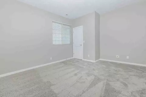 15735 Rosewood St, Omaha, NE 68136 photo 10