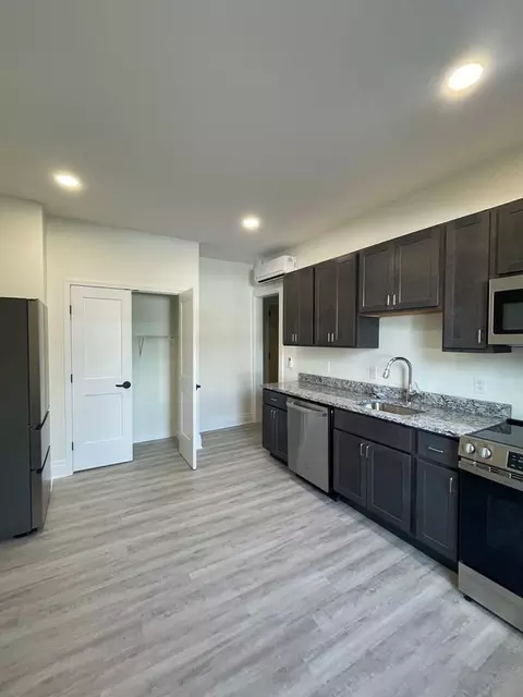 62 Genesee St, New Hartford, NY 13413