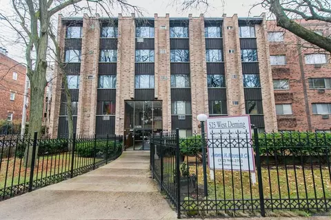 525 W Deming Pl, Chicago, IL 60614