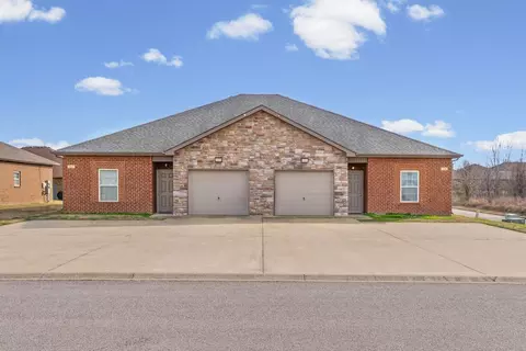 109 Holland Dr, Clarksville, TN 37043