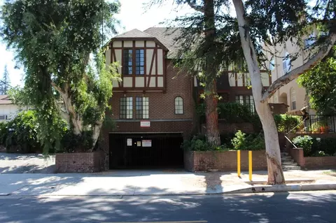 14228 Dickens St, Los Angeles, CA 91423