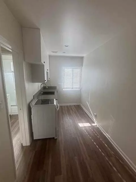 2408 Ocean Park Blvd, Santa Monica, CA 90405