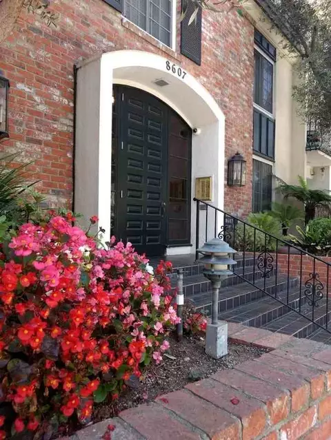 8607 Tuscany Ave, Los Angeles, CA 90293
