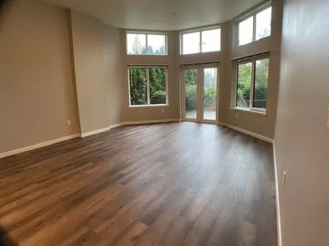 1641 Nagle Pl, Seattle, WA 98122