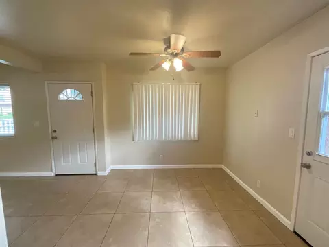 221 Avocado St, Costa Mesa, CA 92627 photo 9