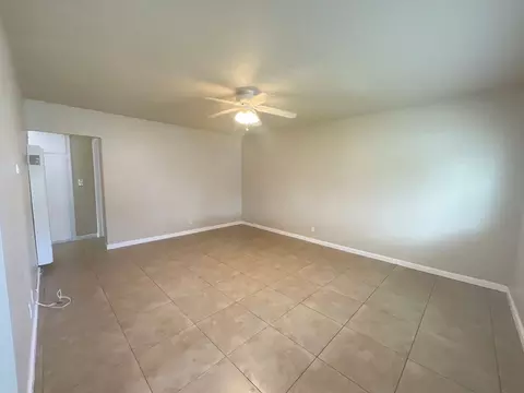 221 Avocado St, Costa Mesa, CA 92627 photo 12