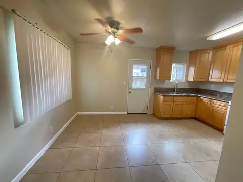 221 Avocado St, Costa Mesa, CA 92627 photo 3