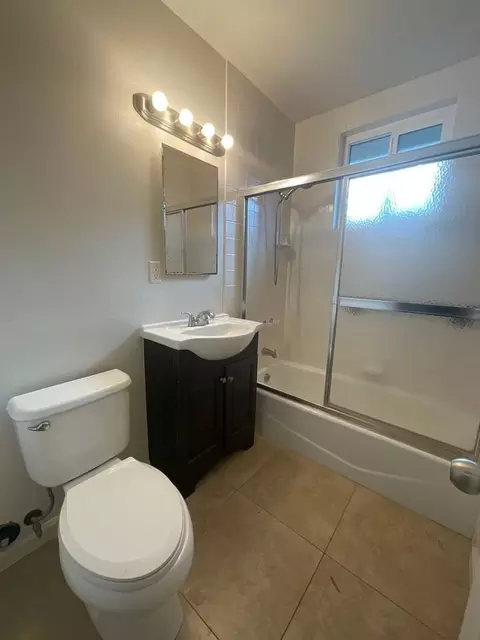 221 Avocado St, Costa Mesa, CA 92627 photo 20
