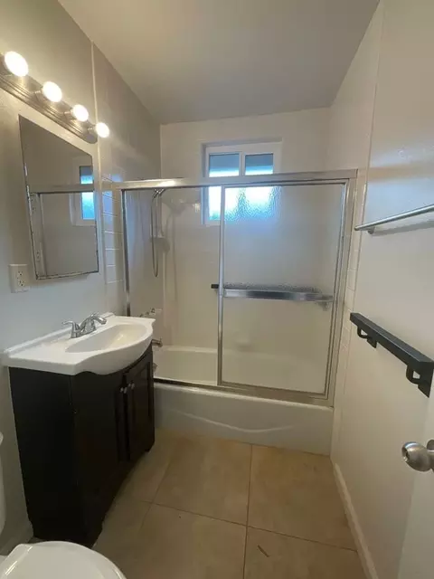 221 Avocado St, Costa Mesa, CA 92627 photo 21