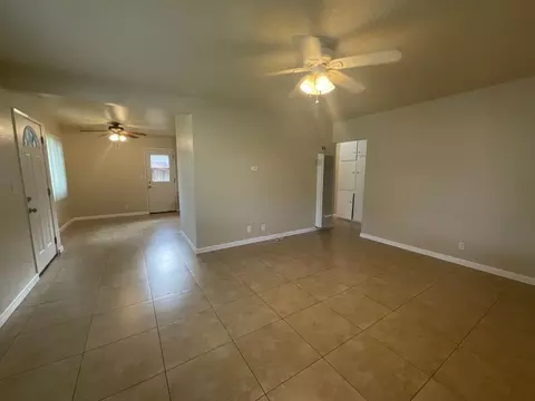 221 Avocado St, Costa Mesa, CA 92627 photo 15