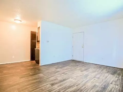 120 NE 21st St, Moore, OK 73160