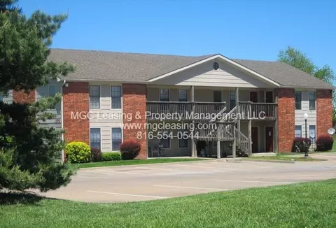 1558 E 125th St, Olathe, KS 66061
