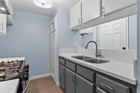 533 E 11th St, Long Beach, CA 90813