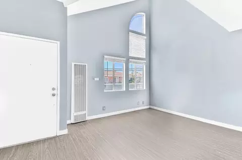 533 E 11th St, Long Beach, CA 90813