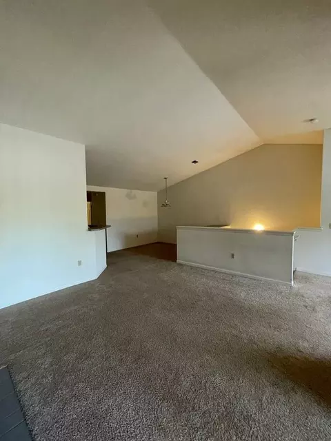 10051 W Lisbon Ave, Wauwatosa, WI 53222