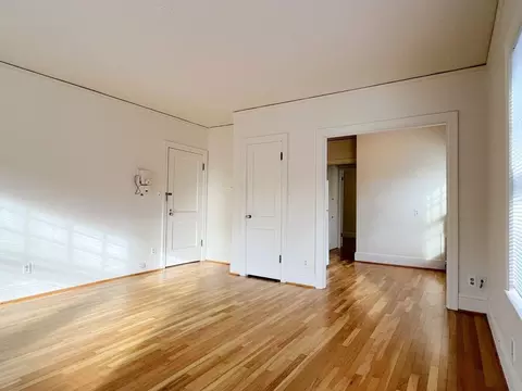 2445 NW Northrup St, Portland, OR 97210