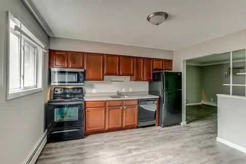649 W Maple Rd, Clawson, MI 48017