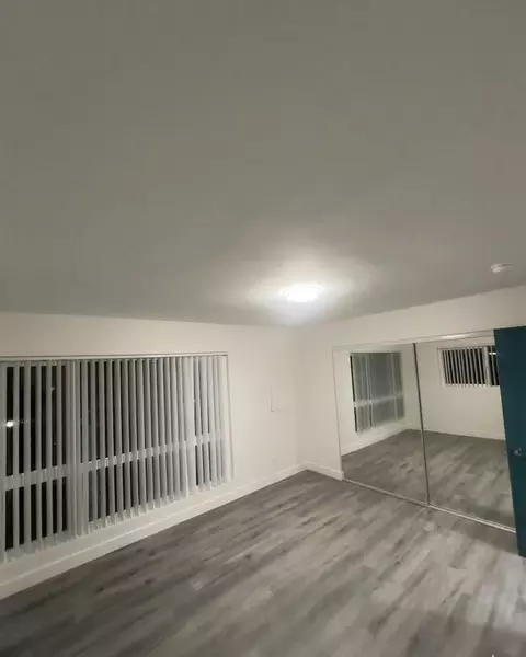 720 N Market St, Inglewood, CA 90302