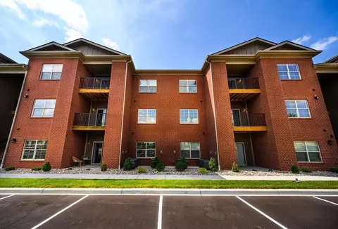 8500 Westmont Dr, Sellersburg, IN 47172