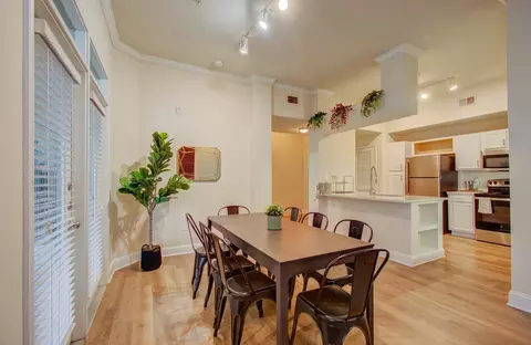 Braeswood Sq, Houston, TX 77096 photo 9