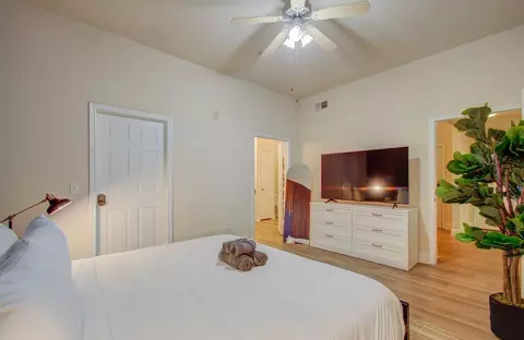 Braeswood Sq, Houston, TX 77096 photo 15