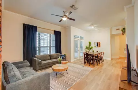 Braeswood Sq, Houston, TX 77096 photo 6