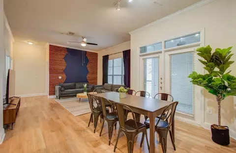 Braeswood Sq, Houston, TX 77096 photo 8
