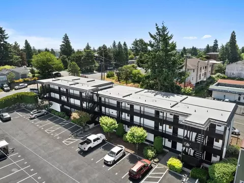 15325 6th Ave SW, Burien, WA 98166