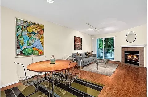 12670 NE 10th Pl, Bellevue, WA 98005