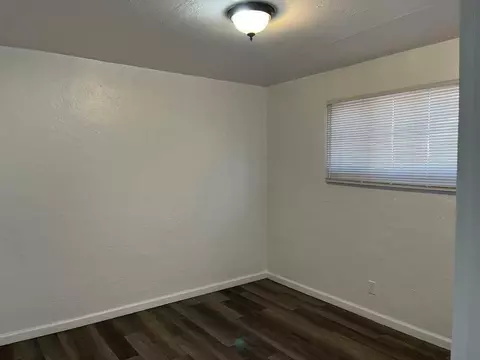 330 La Vega Dr SW, Albuquerque, NM 87105