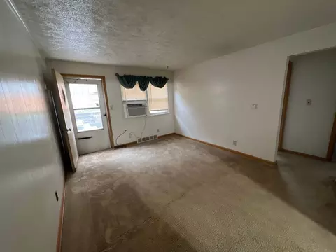 134136 Nicholas St, Council Bluffs, IA 51503