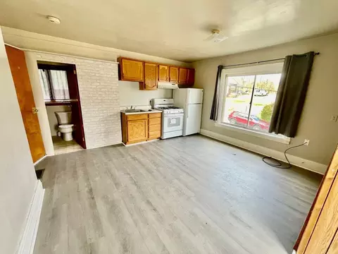 670 Park St, California, PA 15419