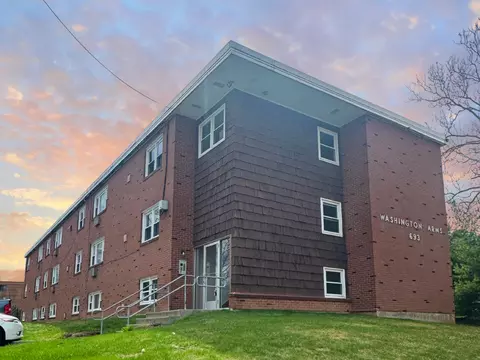 693 Washington St, Middletown, CT 06457