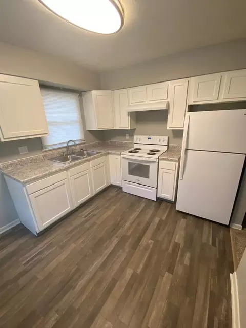 2323 Village Ct, Omaha, NE 68144