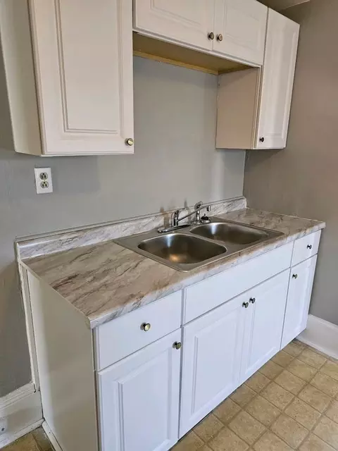2901 Riverside Ave, Cleveland, OH 44109