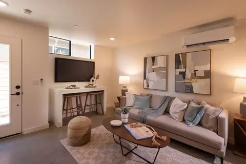 2664 L St, San Diego, CA 92102