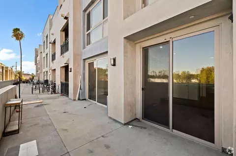 6828 Van Nuys Blvd, Van Nuys, CA 91405
