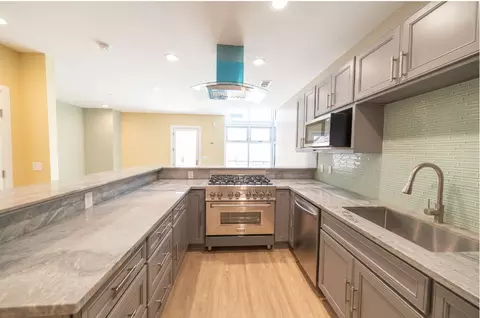 1276 Ocean Ave, Emeryville, CA 94608