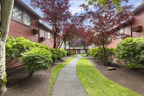 11330 NE 36th Pl, Bellevue, WA 98004 photo 28