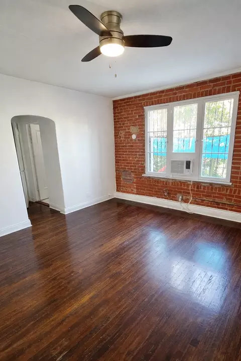 1221 N Vermont Ave, Los Angeles, CA 90029