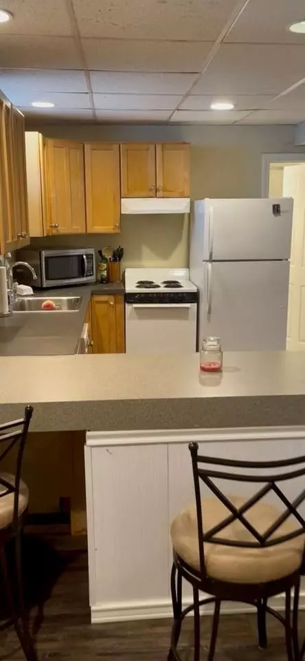 862 E 5th St, Boston, MA 02127