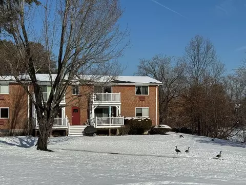 34 Lakeshore Dr, Farmington, CT 06032
