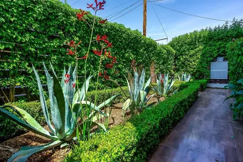 6024 Fayette St, Los Angeles, CA 90042